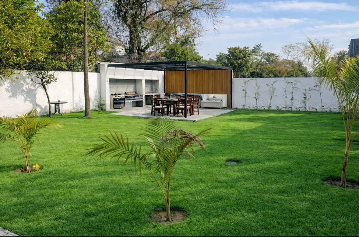 2 Kanal House, Margalla Road, F8, Islamabad, photo 3